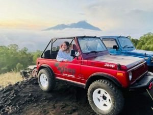 baneer jeep sunrise